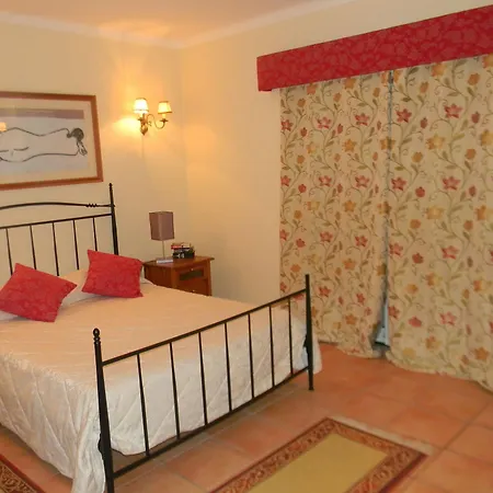 פארק נופש Vila Castelo Tradicional 4*